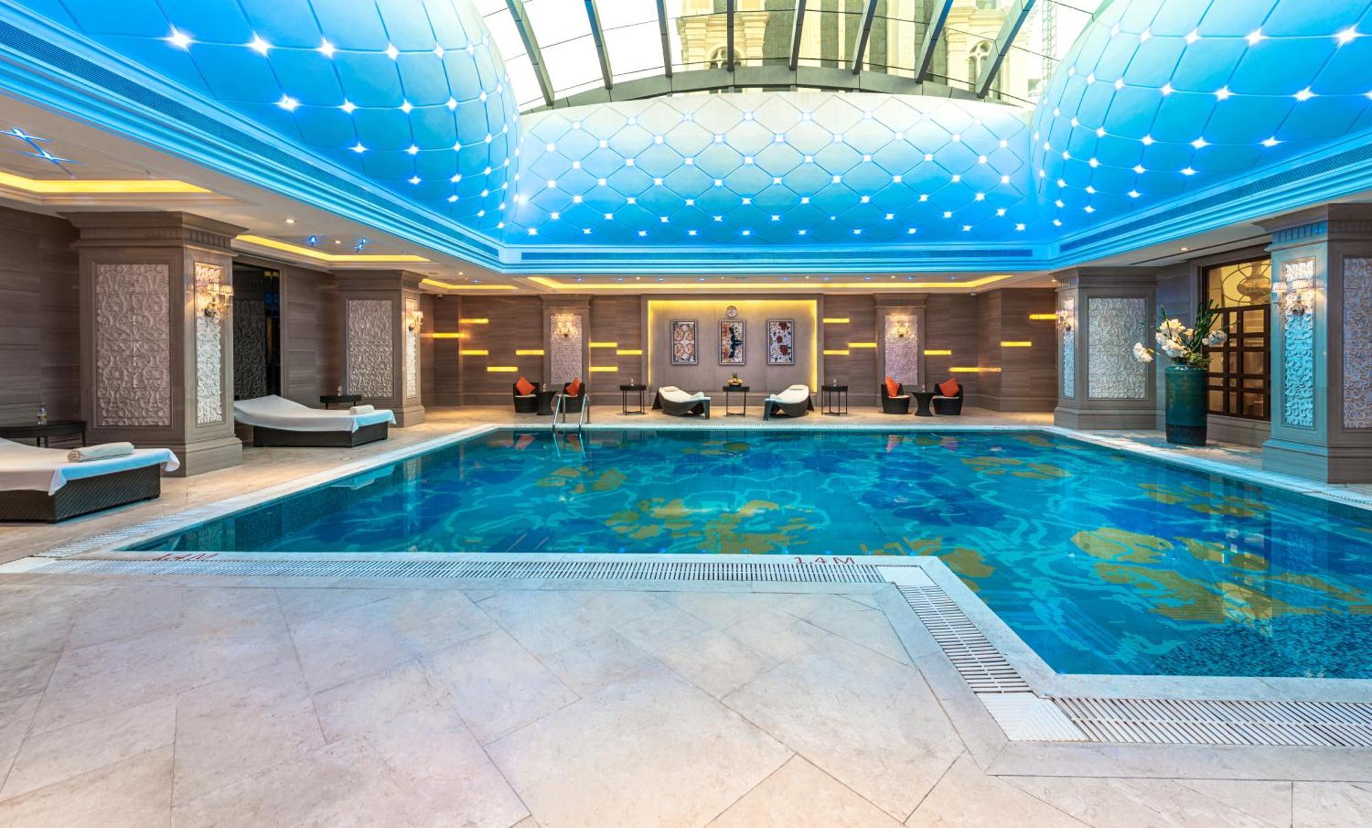 Narcissus Riyadh Hotel&Spa Exterior foto The swimming pool at the hotel